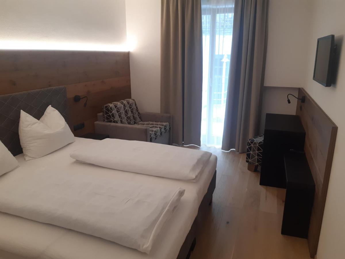 Hotel Krone Brunico Bagian luar foto