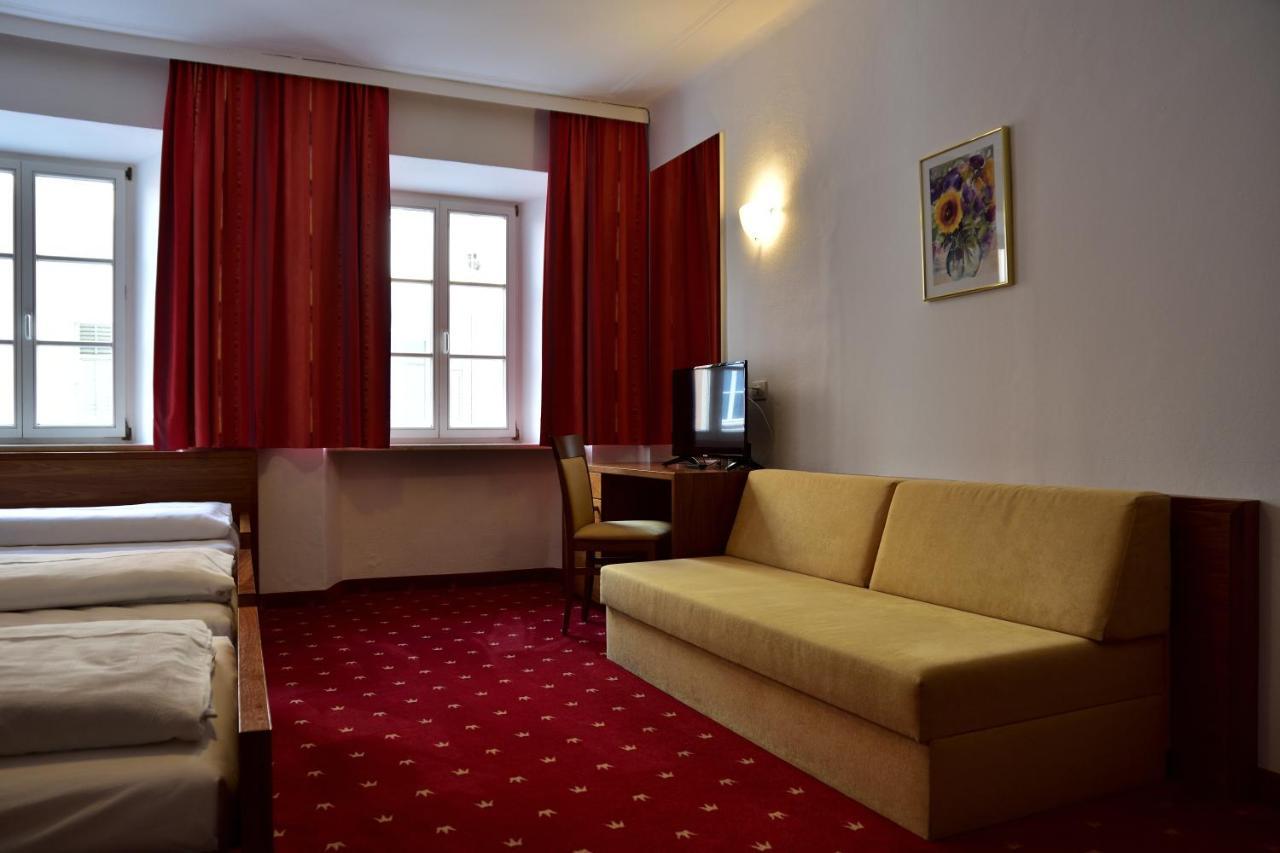 Hotel Krone Brunico Bagian luar foto