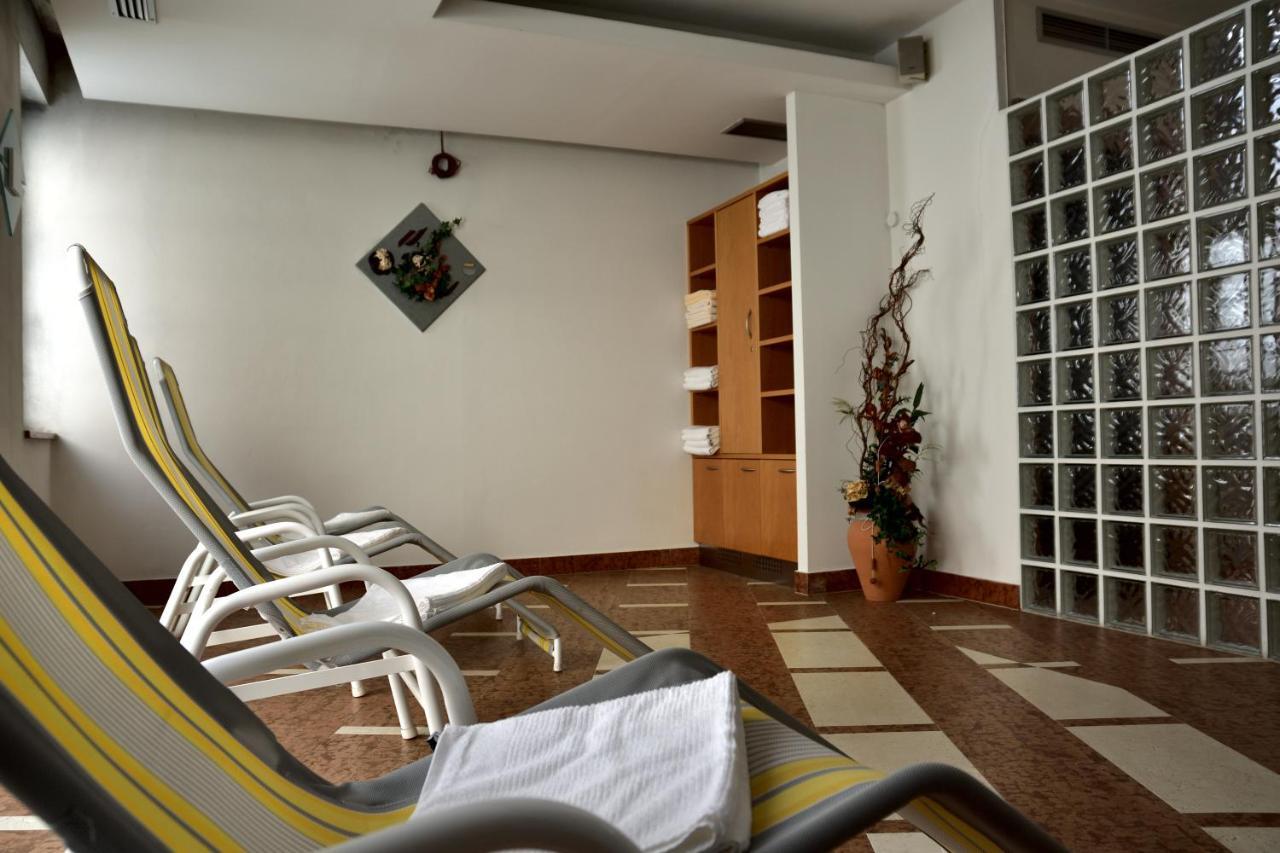 Hotel Krone Brunico Bagian luar foto