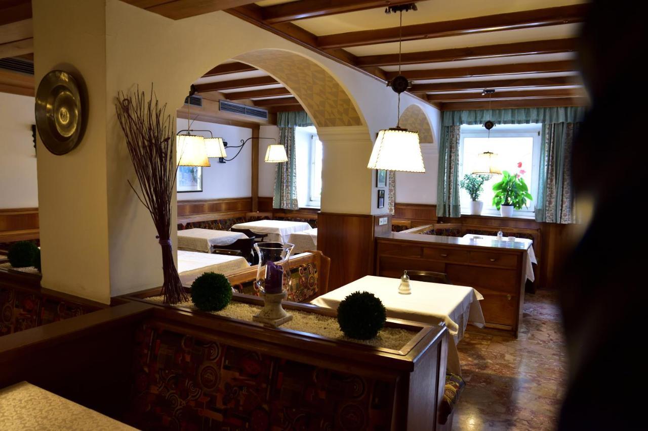 Hotel Krone Brunico Bagian luar foto