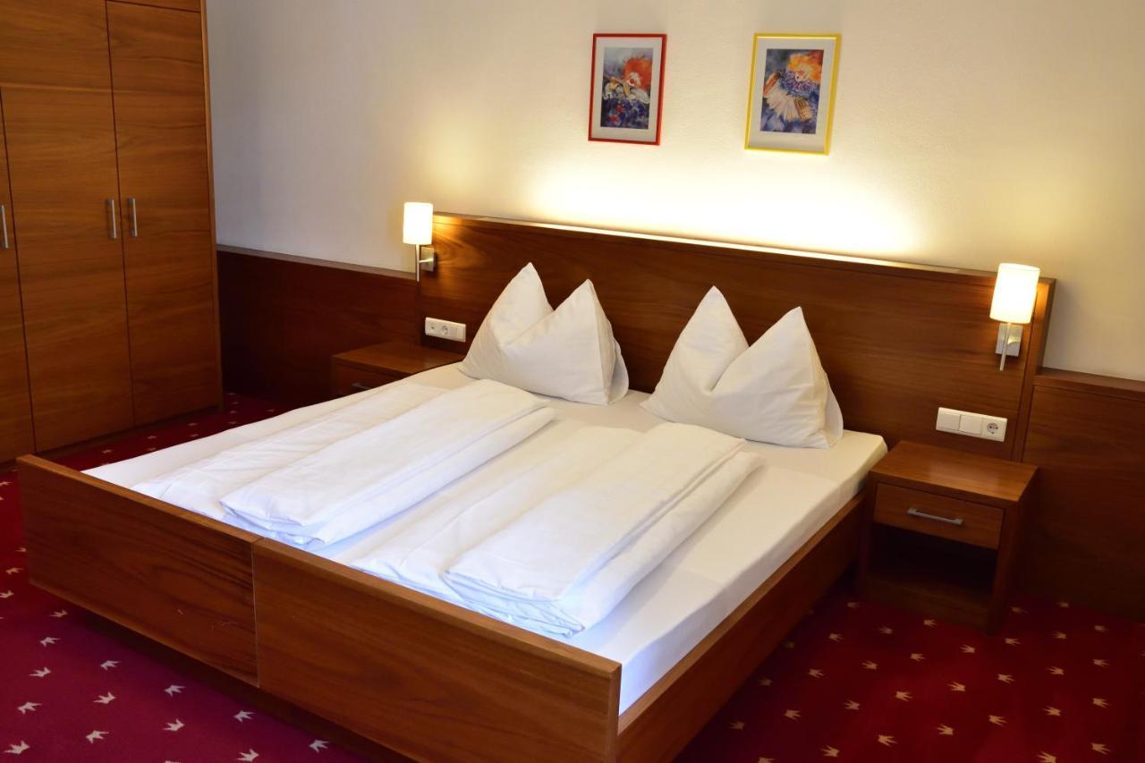 Hotel Krone Brunico Bagian luar foto