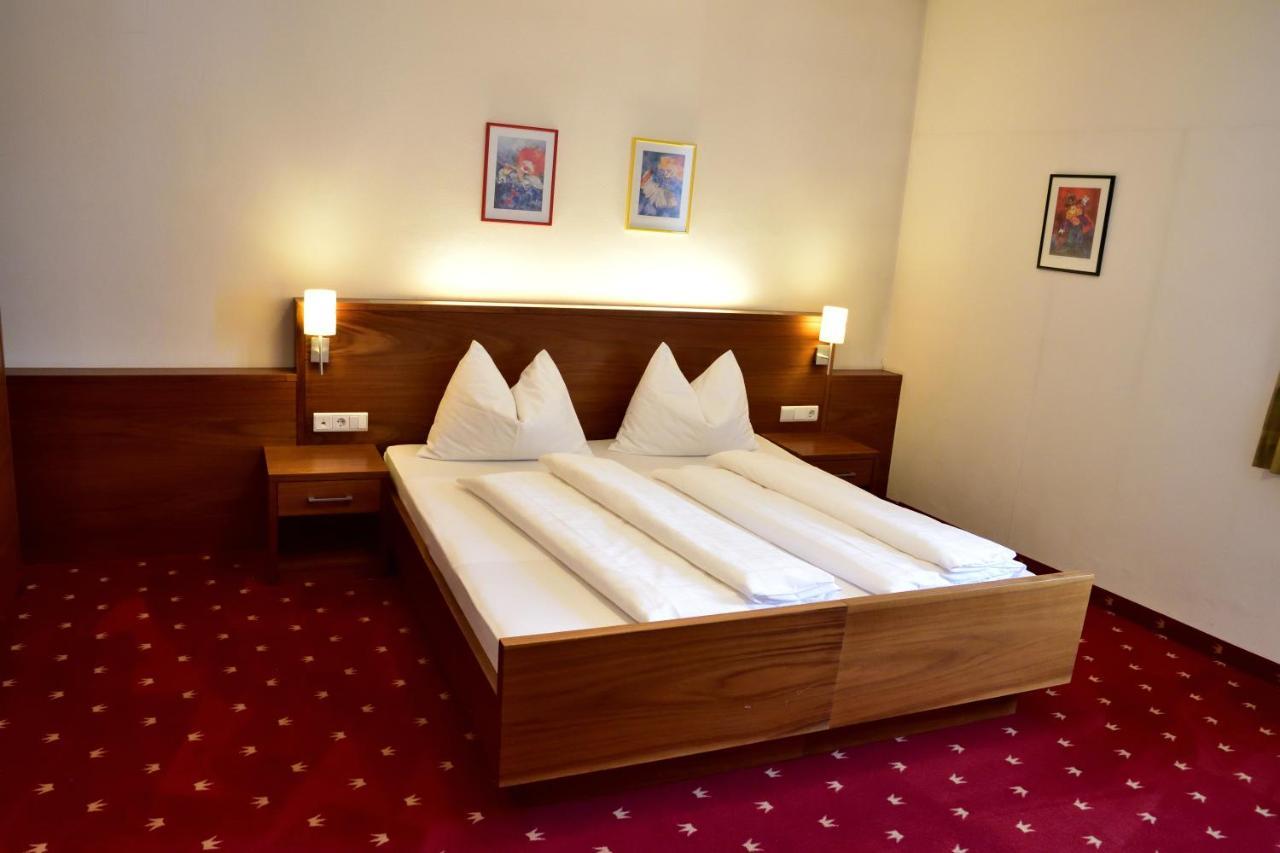 Hotel Krone Brunico Bagian luar foto