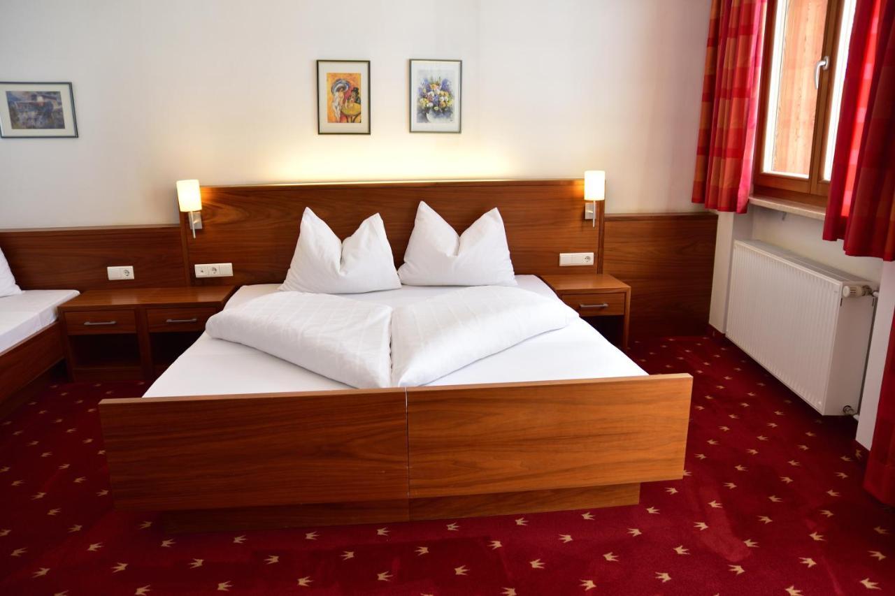 Hotel Krone Brunico Bagian luar foto