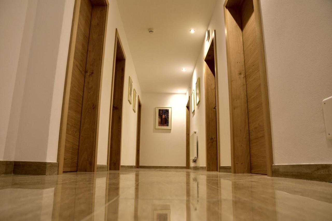 Hotel Krone Brunico Bagian luar foto