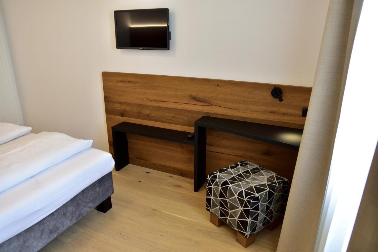 Hotel Krone Brunico Bagian luar foto