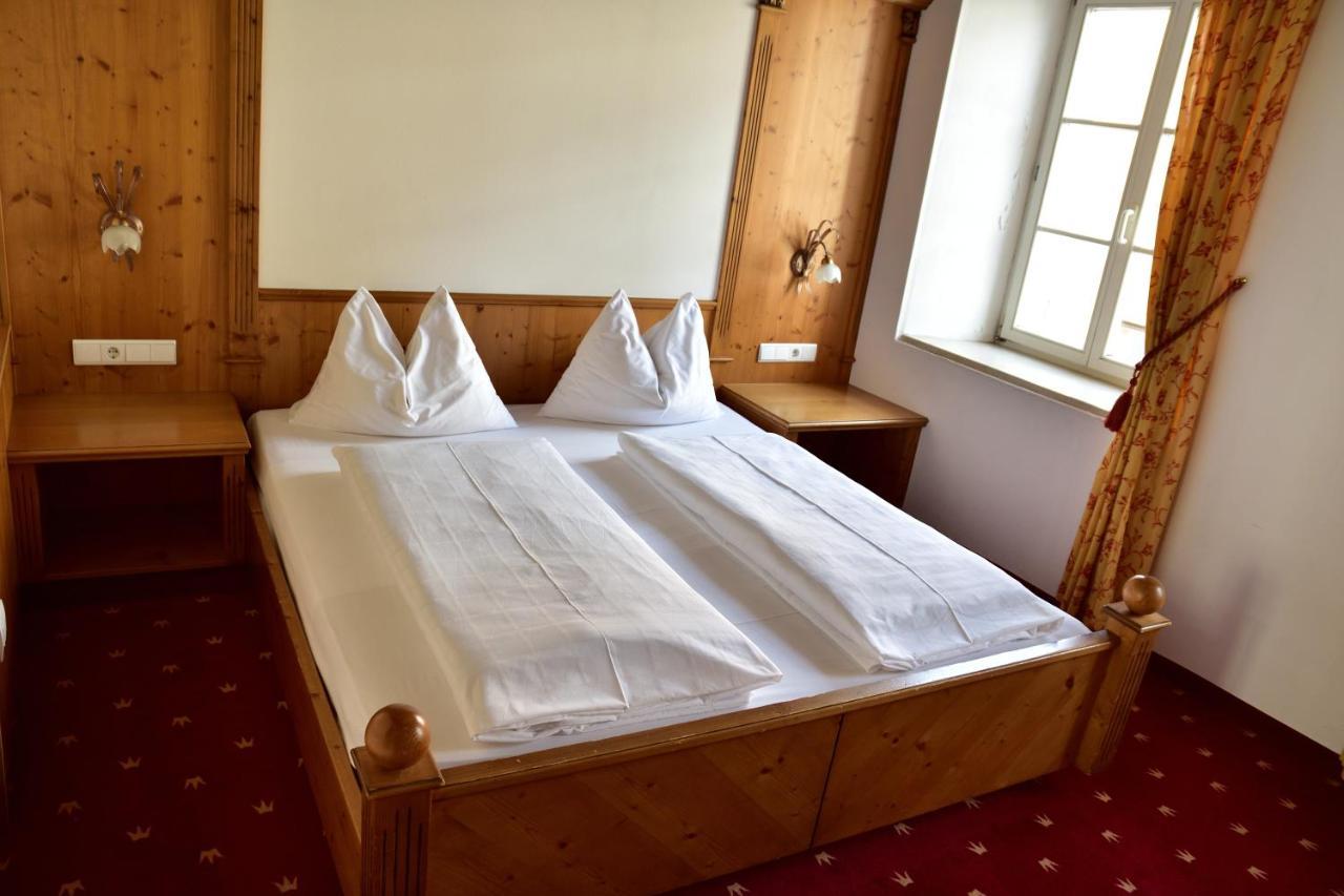 Hotel Krone Brunico Bagian luar foto