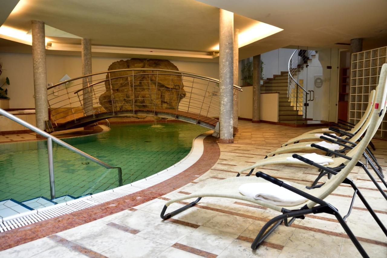 Hotel Krone Brunico Bagian luar foto