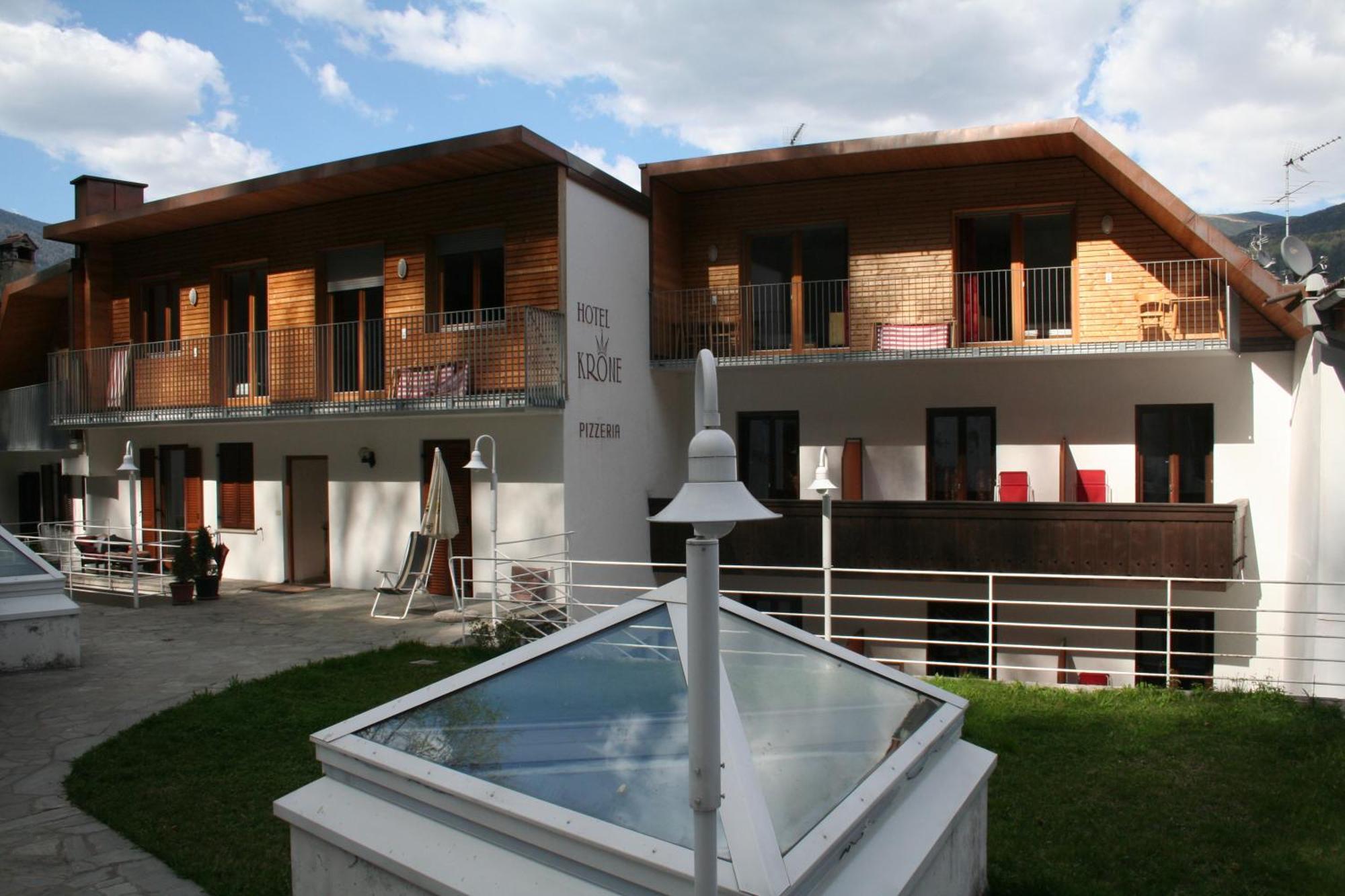 Hotel Krone Brunico Bagian luar foto