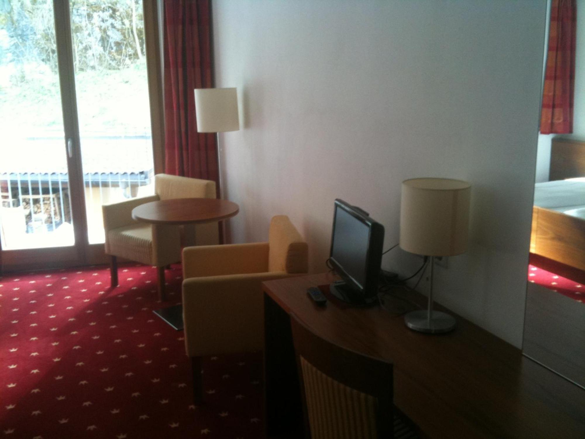 Hotel Krone Brunico Bagian luar foto